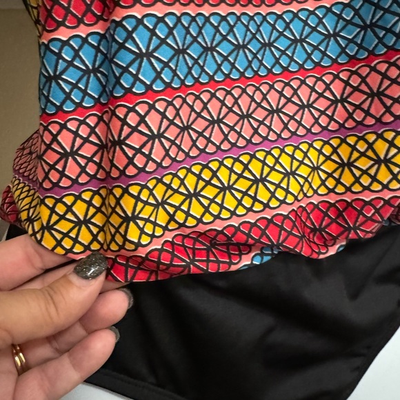 CLEAN-WATER ONE PIECE SWIMSUIT. ADJUSTABLE HALTER NECK. BUILT IN BRA. FLATTERING - Picture 13 of 13